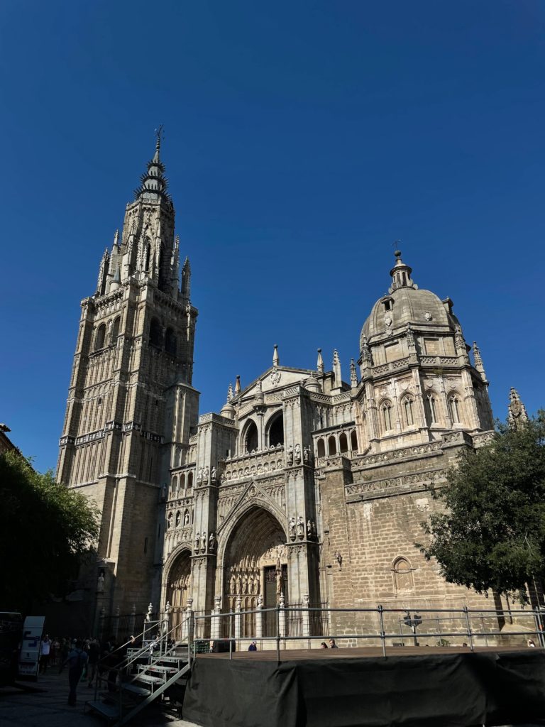 Toledo Cathedral, seen from Plaza del Ayuntamiento.